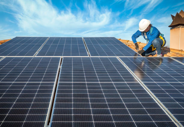 Best Roof Maintenance and Cleaning  in Golf Manor, OH